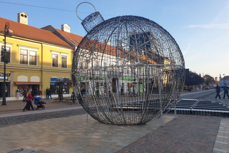 Ilustračný obrázok k článku Vianočná výzdoba bude tento rok bohatšia. Mestský park bude rozprávkový, FOTO