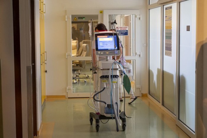 Ilustračný obrázok k článku Kritická situácia v jednej z nemocníc v kraji: Lôžka s pľúcnou ventiláciou sú plné!