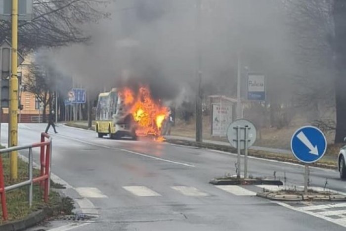 Ilustračný obrázok k článku Prešovčanov vystrašila dráma pri Lesíku delostrelcov: Začal horieť autobus MHD!