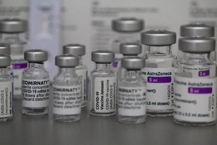 Ilustračný obrázok k článku EMA spochybnila udržateľnosť plošného očkovania štvrtou dávkou