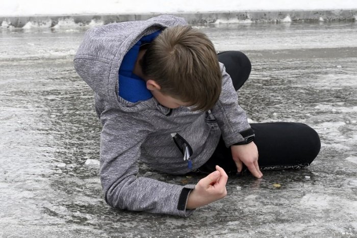 Ilustračný obrázok k článku Slovensko sa zmení na ĽADOVÉ klzisko! Zasiahne nás mrznúci dážď a bude -15 °C!