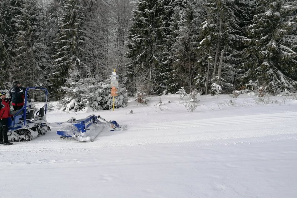 Ilustračný obrázok k článku V kopcoch nad Bystricou majú nového pomocníka: Stará sa o úpravu bežkárskych tratí