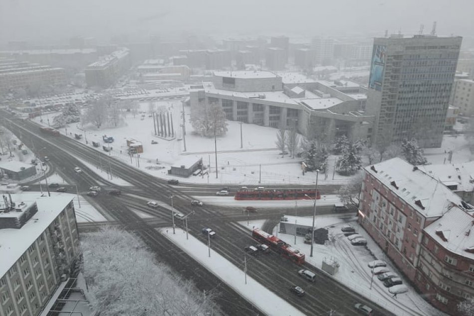 Ilustračný obrázok k článku Bratislava očakáva sneženie. Hrozí mestu KALAMITA?