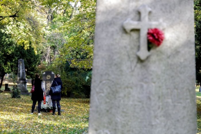 Ilustračný obrázok k článku SVET O SLOVENSKU: Sestry pochovali svojho otca. Šokované po rokoch zistili, že žije!