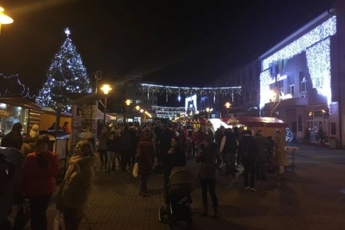 Ilustračný obrázok k článku Vianočné trhy v Prievidzi: Z Námestia slobody ich presunuli do on-line priestoru