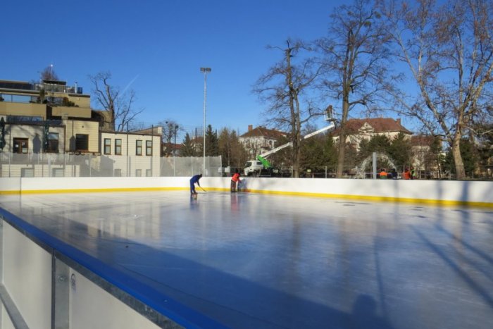 Ilustračný obrázok k článku Nové klzisko dostalo zelenú: Na plochu pustia len očkovaných a prekonaných