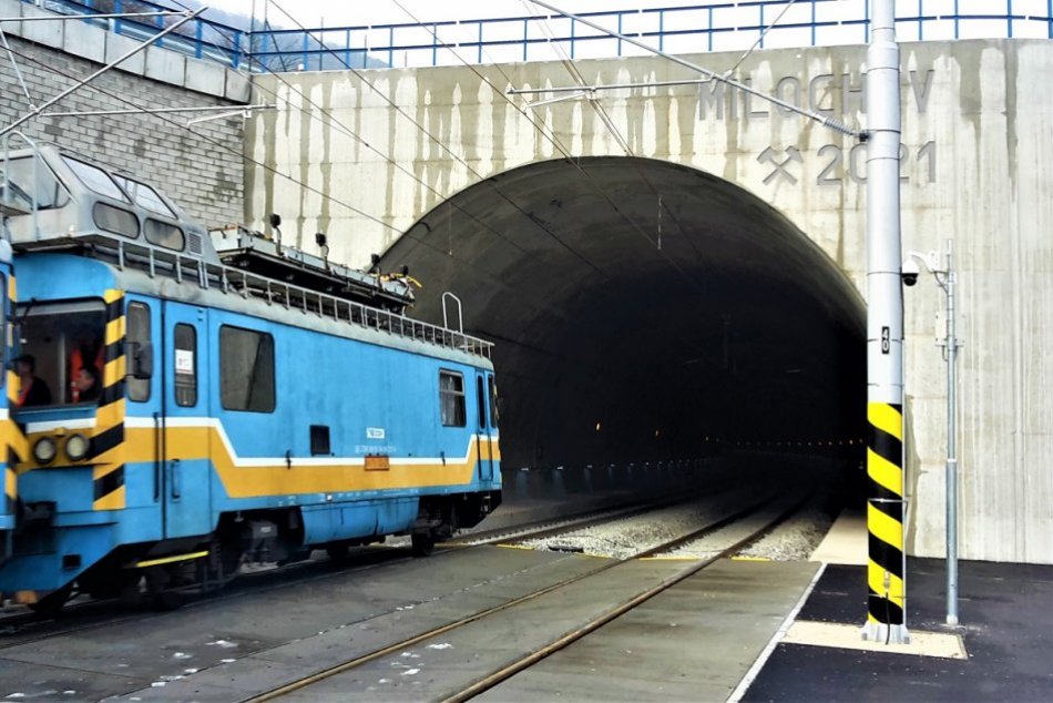 Ilustračný obrázok k článku Na vlaky z Bratislavy do Košíc čaká nový TUNEL: Prvým bude tento RÝCHLIK! FOTO