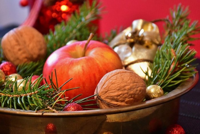 Ilustračný obrázok k článku Orechy v kútoch a zdravie z jabĺčka: Poznáte vianočné zvyky z Nitrianskeho kraja?