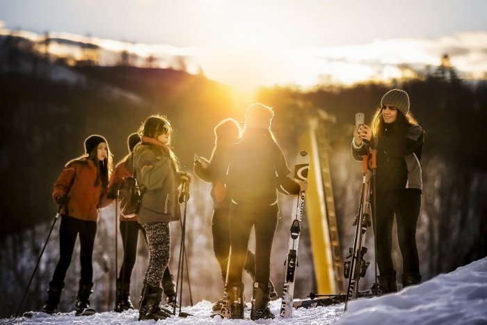 Ilustračný obrázok k článku Šikovný PREHĽAD pre lyžiarov: Kam v Banskobystrickom kraji sa zveziete skibusmi?