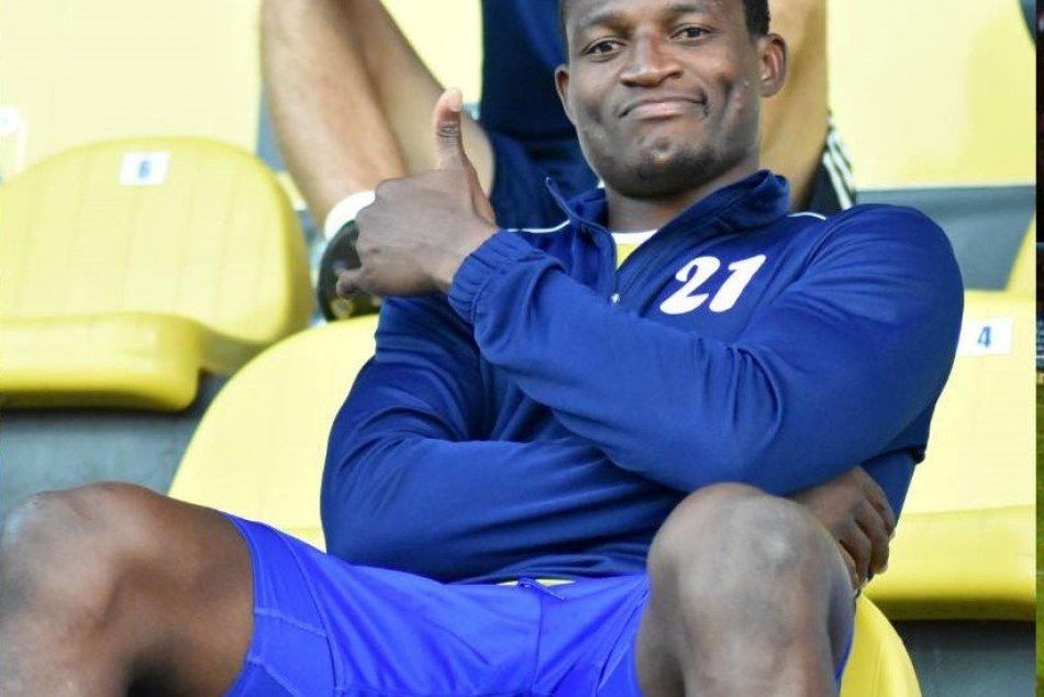 Ilustračný obrázok k článku Nigérijský futbalista Bankole Olawale Adekuoroye nebol v Michalovciach spokojný