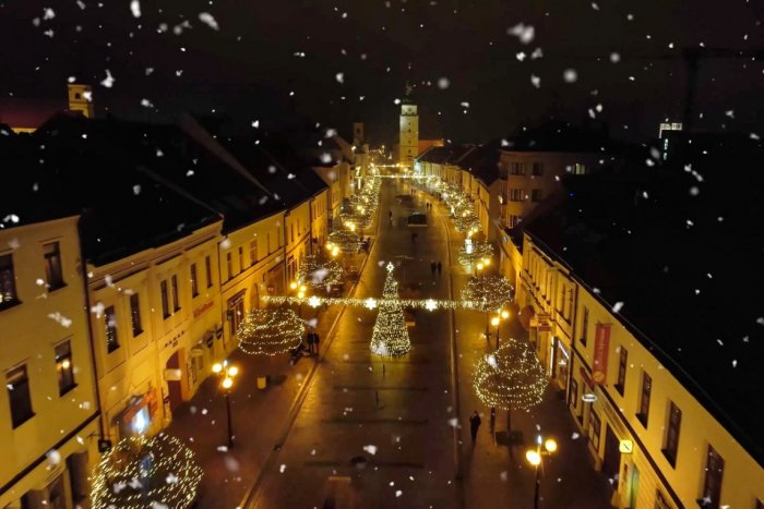 Ilustračný obrázok k článku VIDEO ako dôkaz: Na parádne vyzdobenú Trnavu sa NECHYTÁ žiadne slovenské mesto!