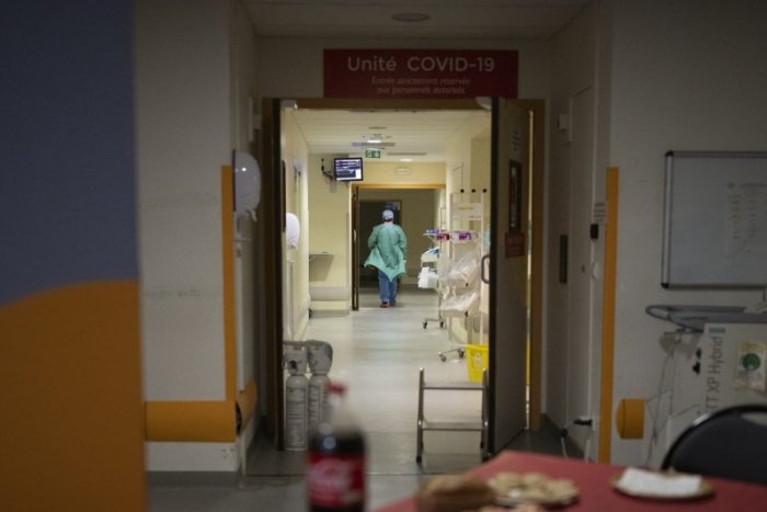 Ilustračný obrázok k článku Namiesto vďaky vyhrážky: Zdravotníci na východe sa museli pred útokmi zamknúť v nemocnici!