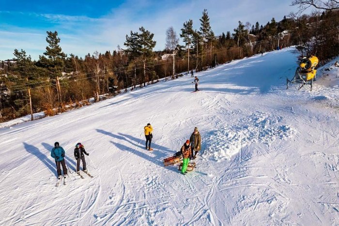 Ilustračný obrázok k článku Čakalo sa na to 10 rokov, na svahu pri Prešove už môžeme lyžovať: Aké sú podmienky?