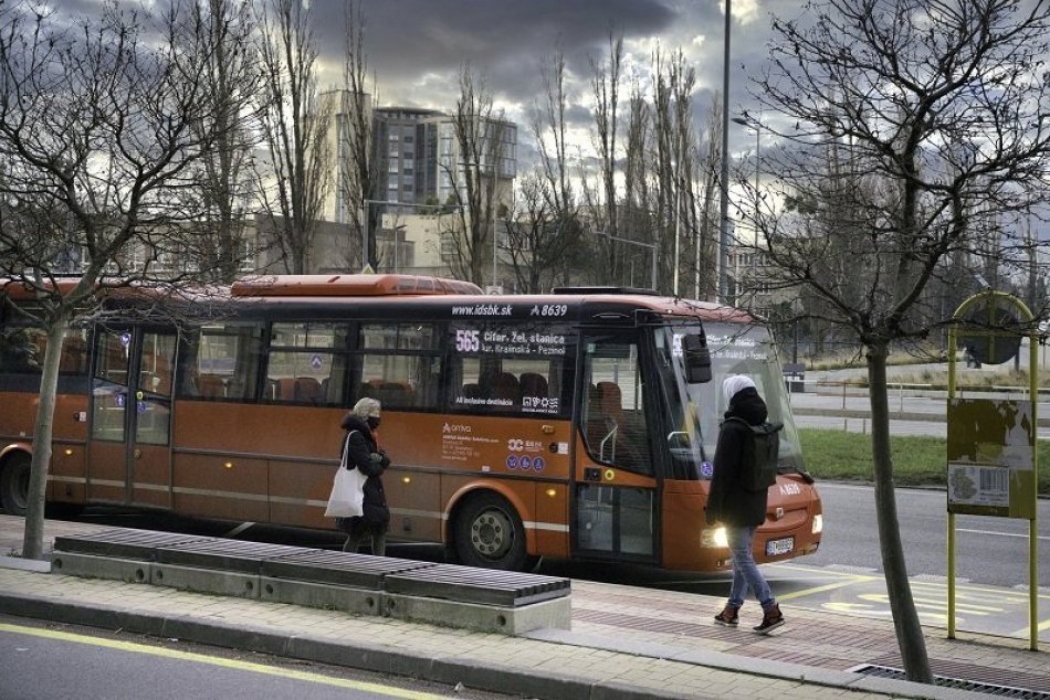 Ilustračný obrázok k článku Arriva má nových vodičov. Od pondelka vraj budú autobusy TAKMER na všetkých linkách