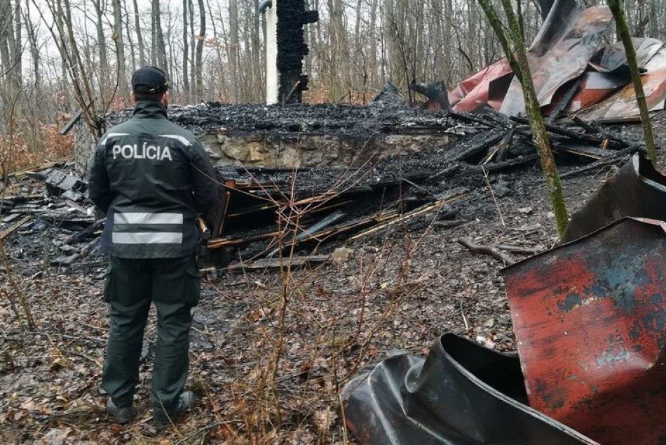 Ilustračný obrázok k článku Tragický požiar chaty v Smoleniciach: Hrôzostrašný pohľad pre hasičov! FOTO