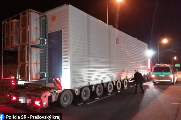 Ilustračný obrázok k článku Rumuni bez povolení zablokovali dopravu v najdlhšom tuneli: Policajti im to poriadne zrátali