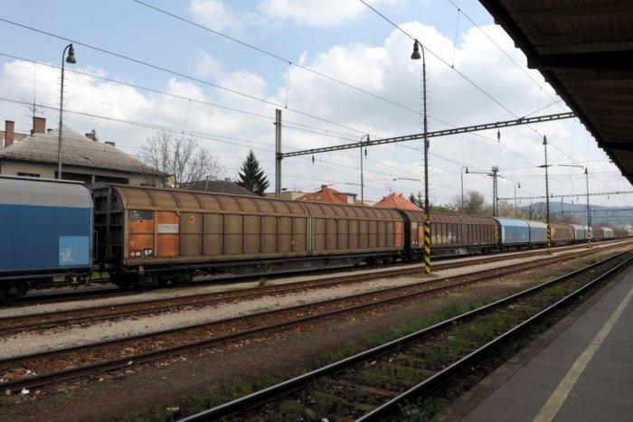Ilustračný obrázok k článku Na juhu Slovenska sa vykoľajil nákladný vlak: Doprava je prerušená
