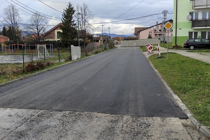Ilustračný obrázok k článku V Nedožeroch – Brezanoch rekonštruujú cesty a chodníky, ktoré boli v ZLOM stave