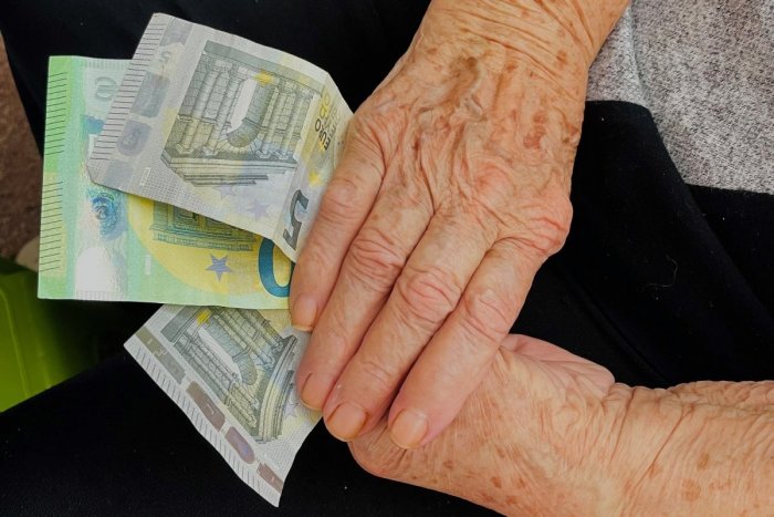 Ilustračný obrázok k článku Vo Zvolene úradoval podvodník: Dôverčivú dôchodkyňu obral o 10-tisíc eur!