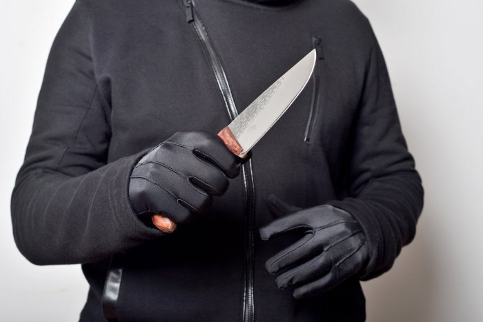 Ilustračný obrázok k článku DRÁMA v Rožkovanoch: Muž sa vyhrážal žene zabitím, šiel za ňou s nožom v ruke