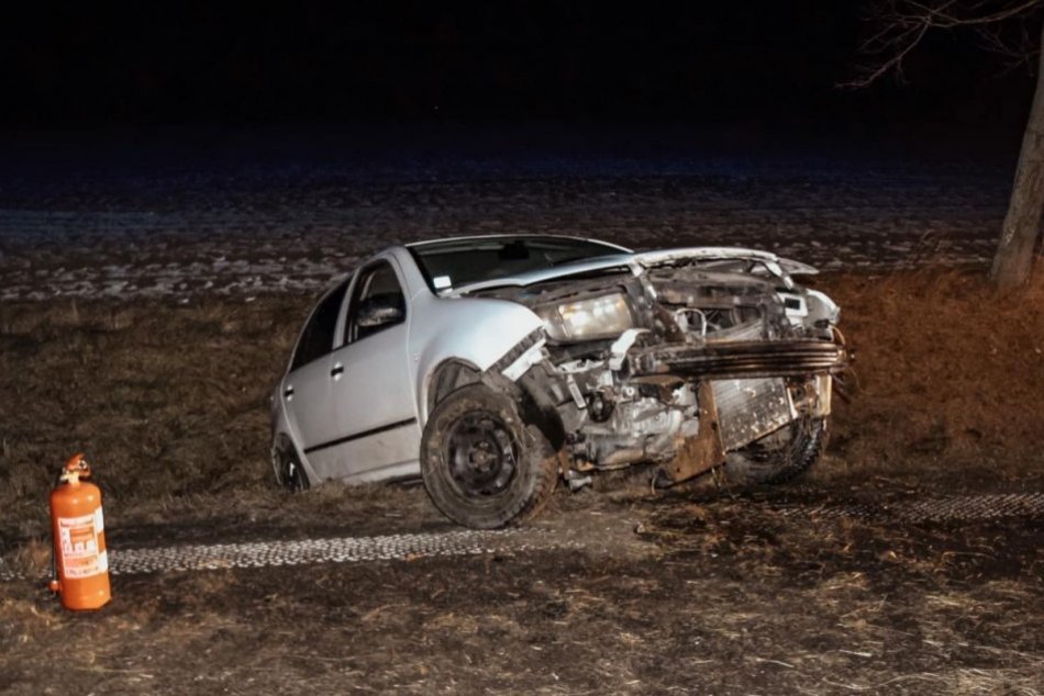 Ilustračný obrázok k článku Vodič skončil s autom v priekope: Po nehode NAFÚKAL takmer 3 promile!