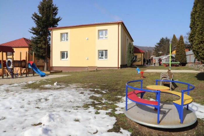 Ilustračný obrázok k článku Vodovod, ihrisko aj opravené školy. Do regiónov išlo z eurofondov šesť miliónov eur