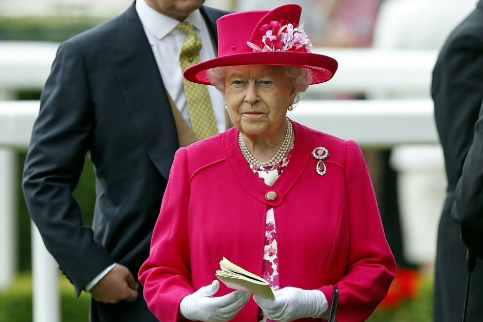 Ilustračný obrázok k článku Veľká Británia sa ponorila do hlbokého smútku: Zomrela kráľovná Alžbeta II.