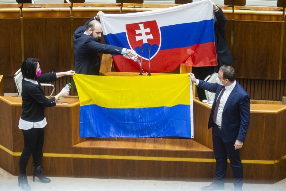 Ilustračný obrázok k článku A je to TU! Po FRAŠKE v parlamente žiada veľvyslanectvo Ukrajiny OSPRAVEDLNENIE