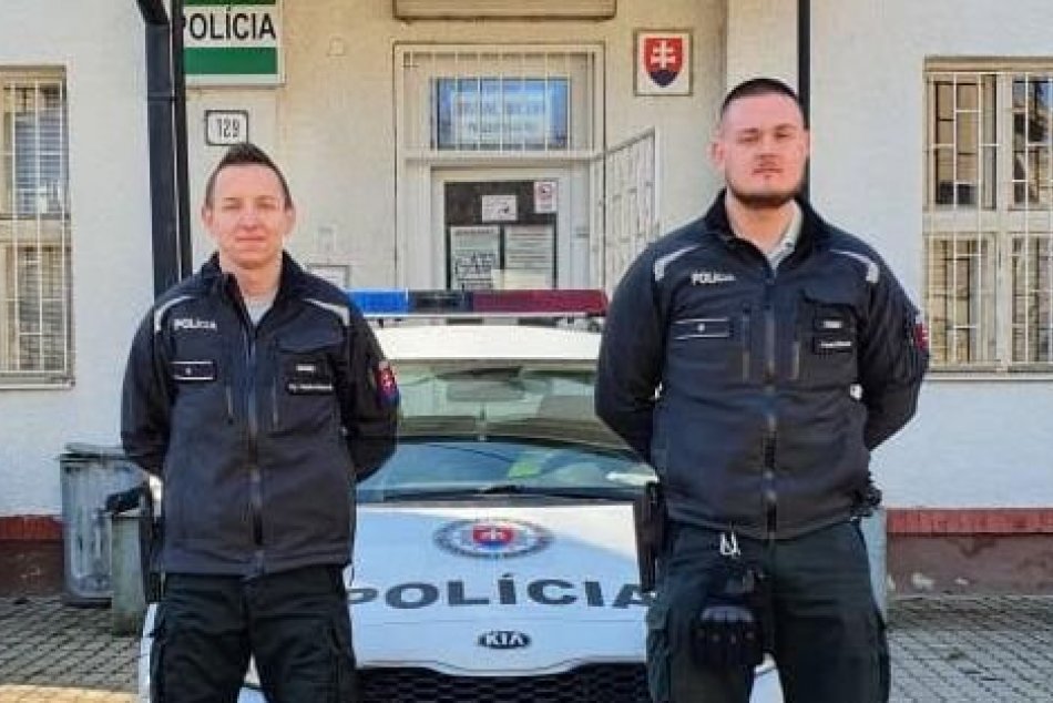 Ilustračný obrázok k článku Policajti z juhu Banskobystrického kraja sú HRDINAMI: Zachránili životy aj majetok