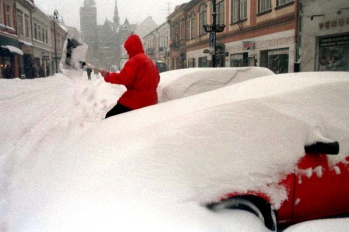 Ilustračný obrázok k článku FOTONÁVRAT: Kopy snehu a záveje. Pred vyše 20 rokmi zasiahla Košice kalamita