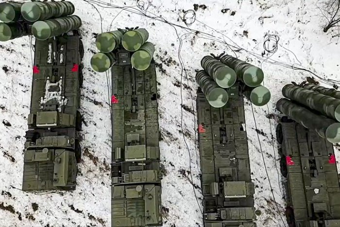 Ilustračný obrázok k článku Rusko-bieloruské manévre vraj pokračujú: Údajne premiestnili protilietadlové rakety a stíhačky