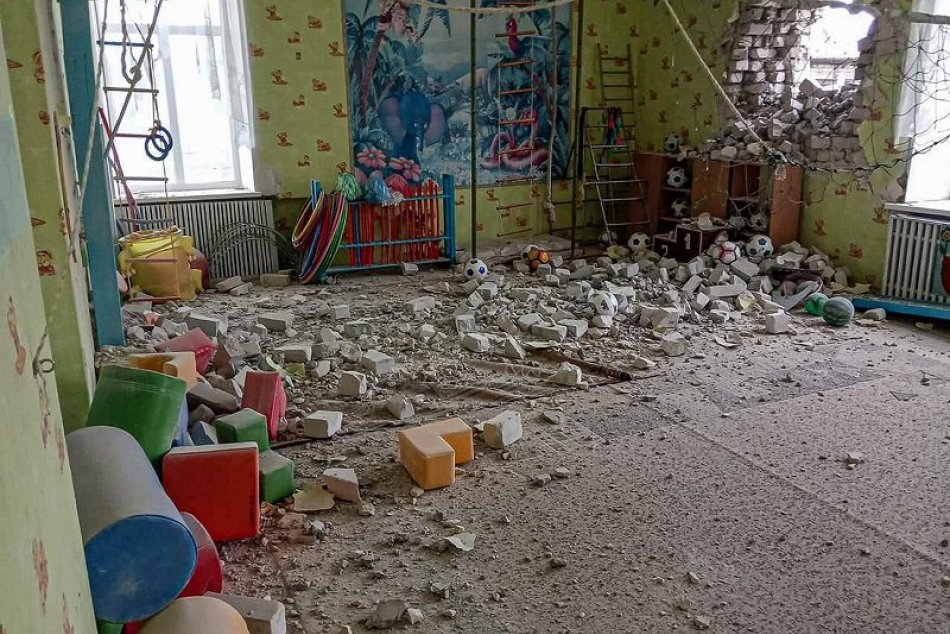 Ilustračný obrázok k článku Vojenská situácia na Ukrajine sa VYOSTRUJE: Škôlka v Luhansku pod paľbou! FOTO
