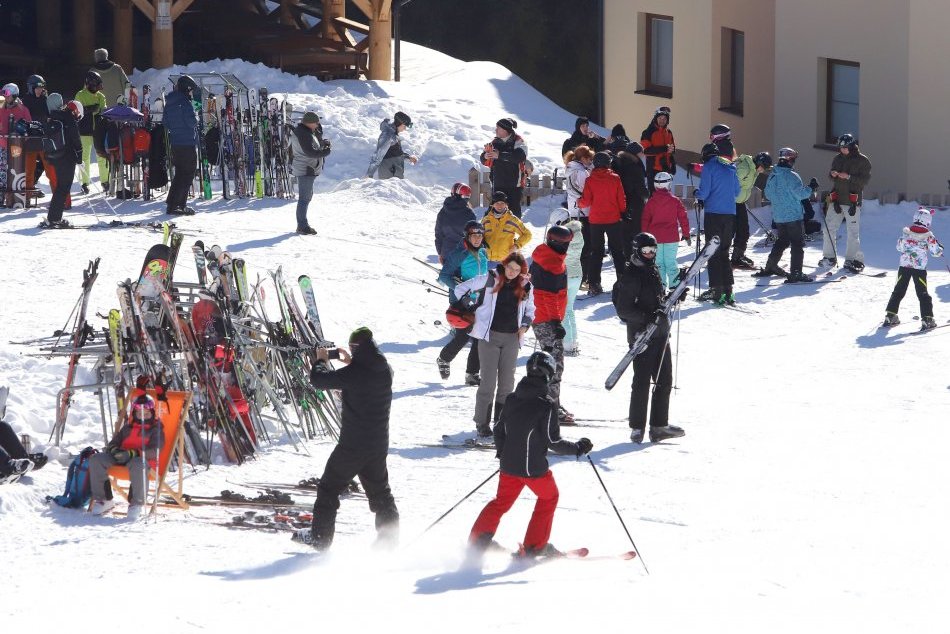 Ilustračný obrázok k článku Chystáte sa na lyžovačku? SKIBUSY vyrazia do 3 obľúbených stredísk pri Bystrici