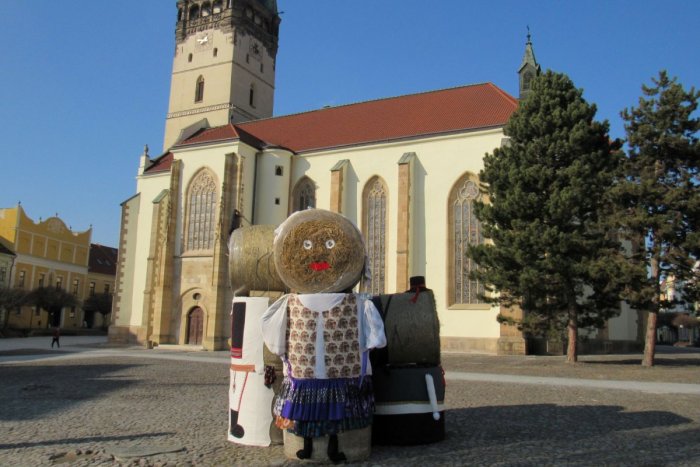 Ilustračný obrázok k článku Fašiangy trochu inak: V Prešove budú online, uvidíme aj 5-metrové masky