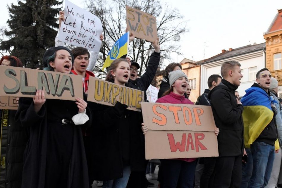 Ilustračný obrázok k článku V Prievidzi vyjadrili podporu Ukrajine: PROTEST na Námestí slobody