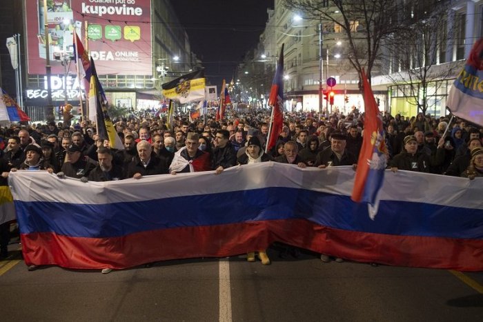 Ilustračný obrázok k článku Srbi na demonštrácii podporili vojnu Ruska: Skandovali heslá proti NATO a chválili Putina