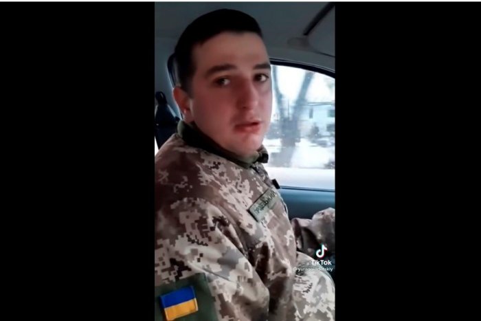 Ilustračný obrázok k článku Ukrajinský vojak ako symbol odvahy: Neplač za mnou, ak zomriem, spieva vo virálnom VIDEU
