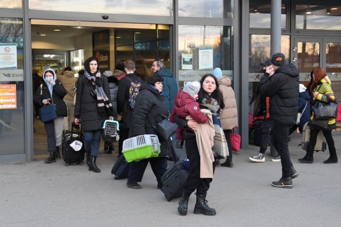 Ilustračný obrázok k článku Cez víkend prišlo do Košíc takmer PÄŤTISÍC utečencov. Má mesto dostatočné kapacity?