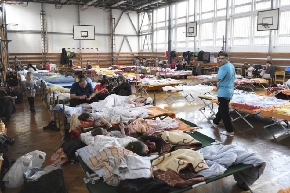 Ilustračný obrázok k článku Nitra vytvorí veľkokapacitné ubytovanie pre utečencov z Ukrajiny: Potrebuje matrace!