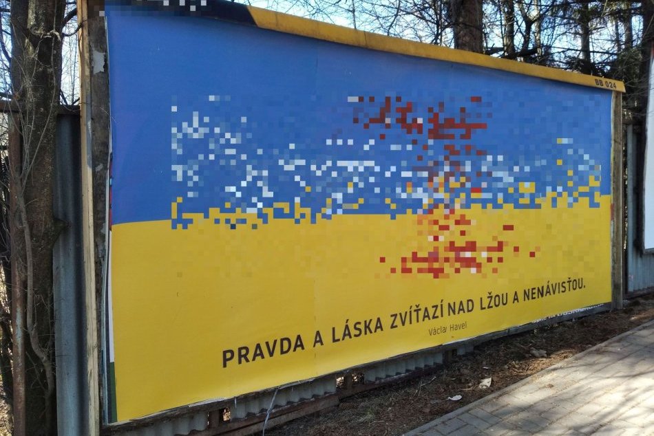 Ilustračný obrázok k článku Billboardy v Bystrici niekto počmáral symbolom Z: Nasledoval drsný odkaz Putinovi, FOTO