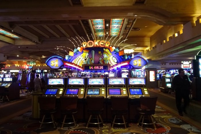 Ilustračný obrázok k článku Schválením navrhovaného zákazu herní z Košíc hazard nevymizne, kasína s neobmedzeným počtom automatov by zostali