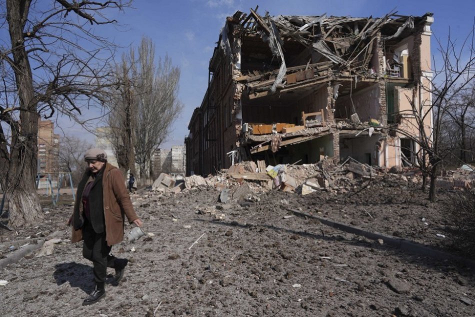 Ilustračný obrázok k článku Mesto Mariupol je takmer úplne zničené: S obnovou chce pomôcť aj najbohatší Ukrajinec