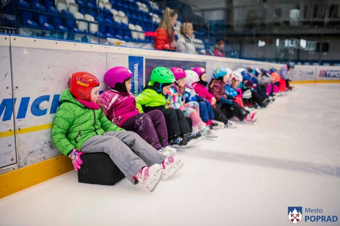 Ilustračný obrázok k článku Prvé krôčiky na popradskom ľade: Korčuliarsky výcvik absolvovali stovky detí z materských škôl