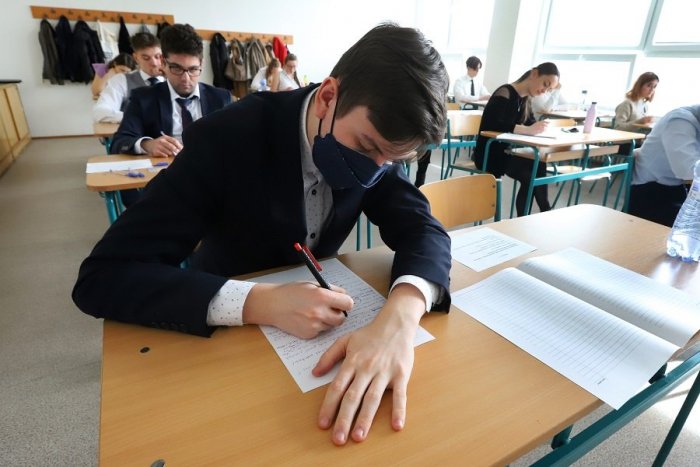 Ilustračný obrázok k článku UKRUTNE ťažké maturity? Učiteľka kritizuje tohtoročné testy, kompetentní reagujú