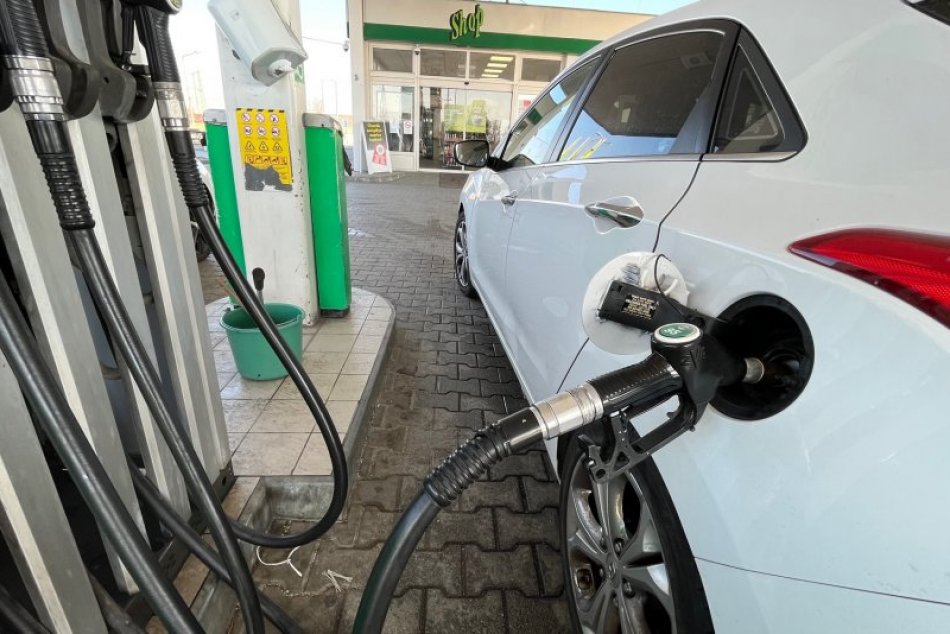 Ilustračný obrázok k článku Motoristi zažívajú na pumpách ŠOK: CENA benzínu prekročila ďalšiu HRANICU