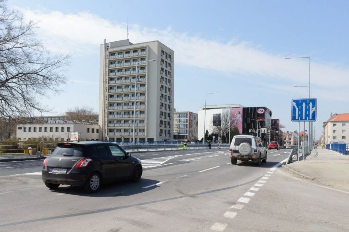 Ilustračný obrázok k článku Chodci a cyklisti si vydýchnu: Nitra chce vybudovať podjazd pod Univerzitným mostom