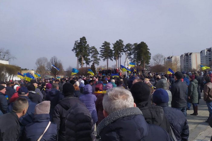 Ilustračný obrázok k článku Ukrajinci vyháňajú okupantov z mesta Slavutyč: Rusi odpovedajú streľbou do vzduchu