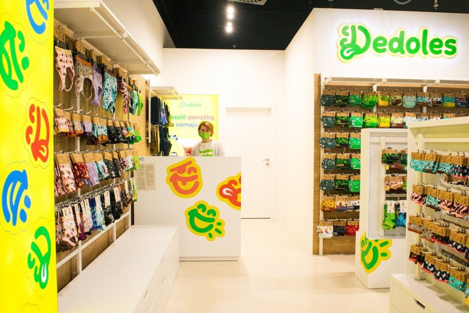 Ilustračný obrázok k článku Dedoles hromadne PREPÚŠŤA zamestnancov: Máme PROBLÉMY s platením faktúr
