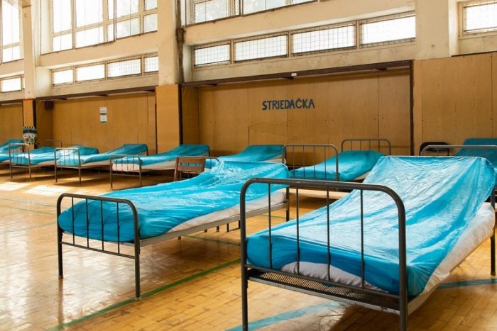 Ilustračný obrázok k článku ŠPORTOVÚ halu v Bratislave zaplnili postele: Zmenila sa na UBYTOVŇU pre utečencov