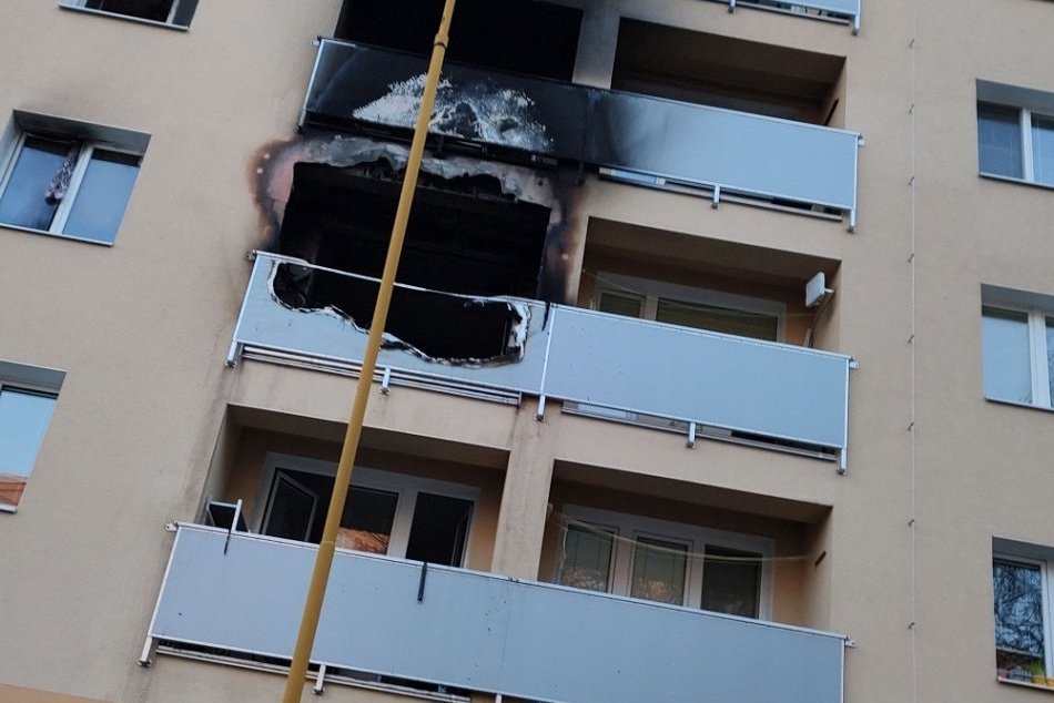 Ilustračný obrázok k článku Tragický požiar v Trenčíne: Z okna horiaceho bytu VYSKOČIL človek!